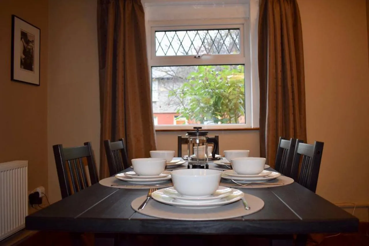 3 Bedroom House With Free Parking Dublin İrlanda